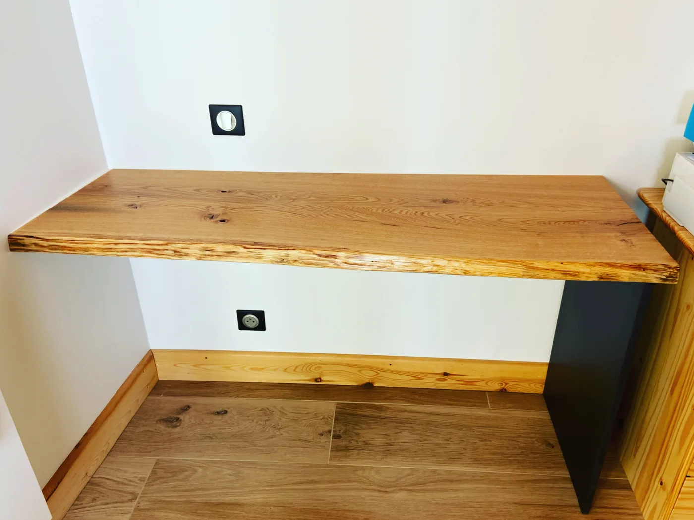 Bespoke desk in oak and black Valchromat