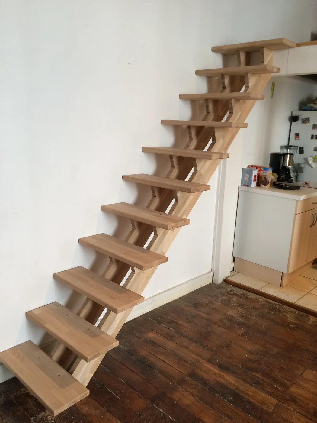 Modern glulam oak staircase, Lyon Croix-Rousse